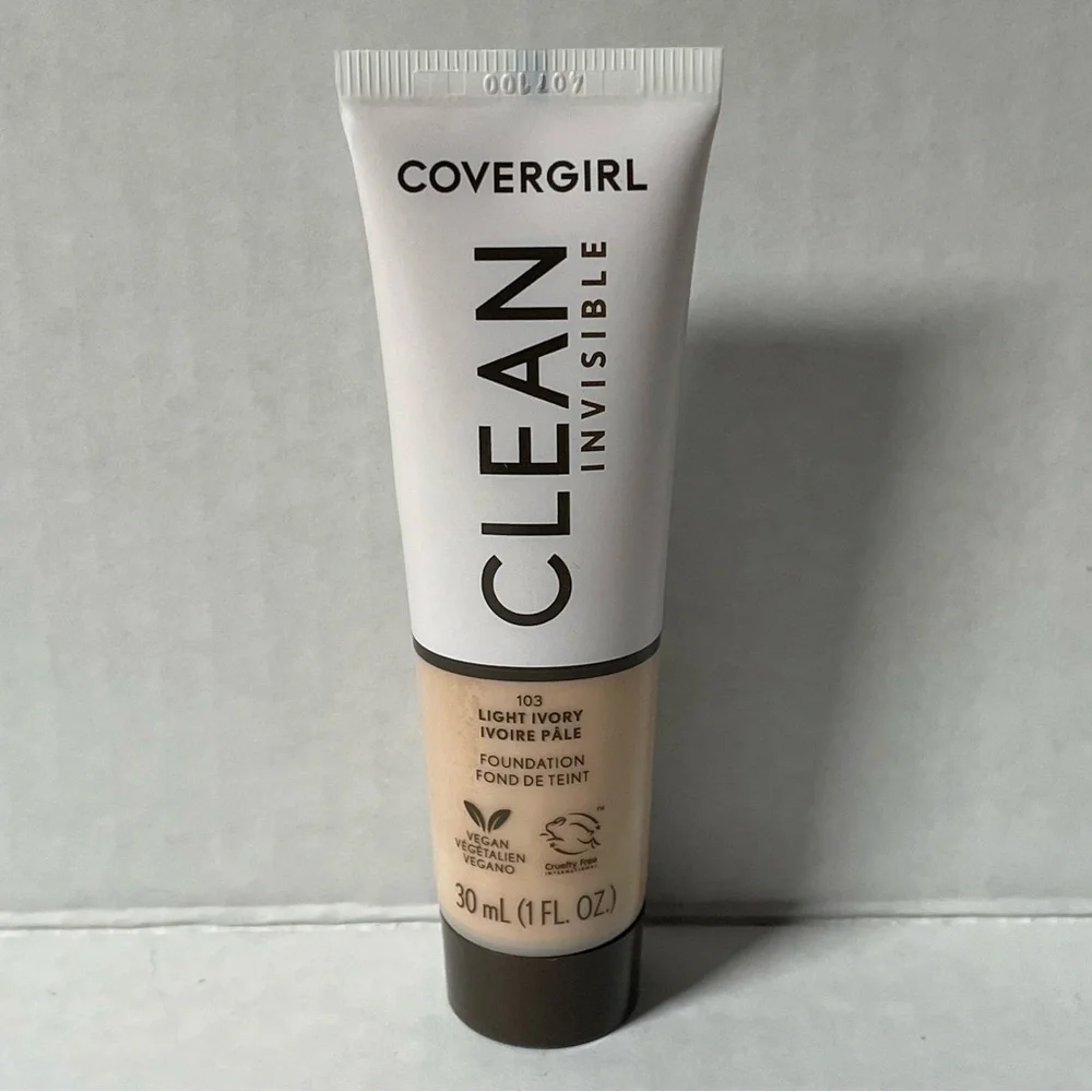 🦋$5🦋 Covergirl Light Ivory 103 Clean Invisible Foundation 30 mL/1 oz